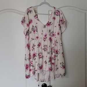 Floral short sleeve top